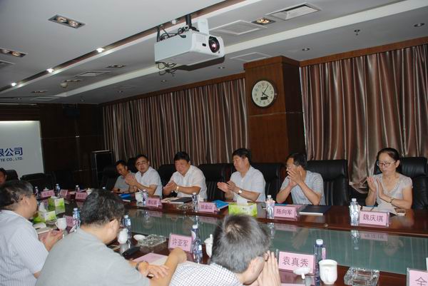 調(diào)整大小 2、隧道院董事長趙晉友對我院董事長、總經(jīng)理一行的到來表示歡迎.JPG