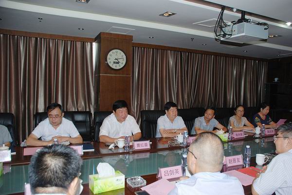 調(diào)整大小 3、總經(jīng)理曹紅普講到：我院與隧道院合作是一個機遇，有很好的合作前景。-3.jpg